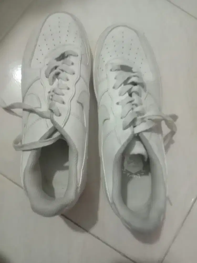 Sepatu Nike air ukuran 42