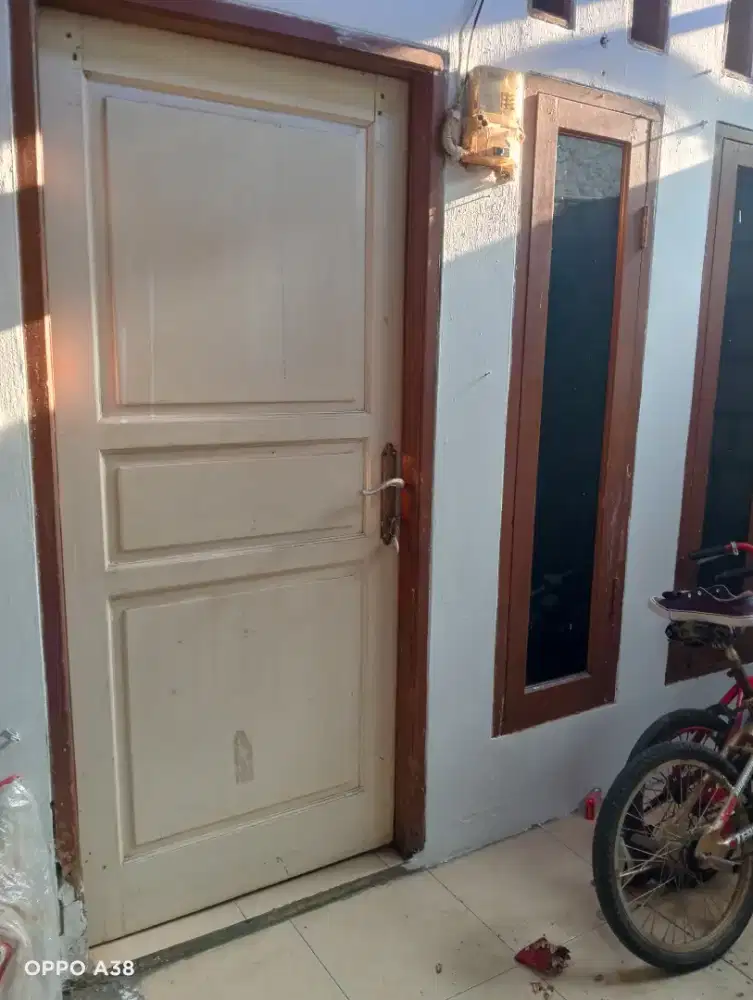 Dijual rumah 3 petak listrik token 900W & air bagus bebas banjir