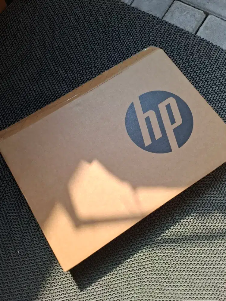 HP Notebook 14”
AMD Rayzen - 2.40 GHz