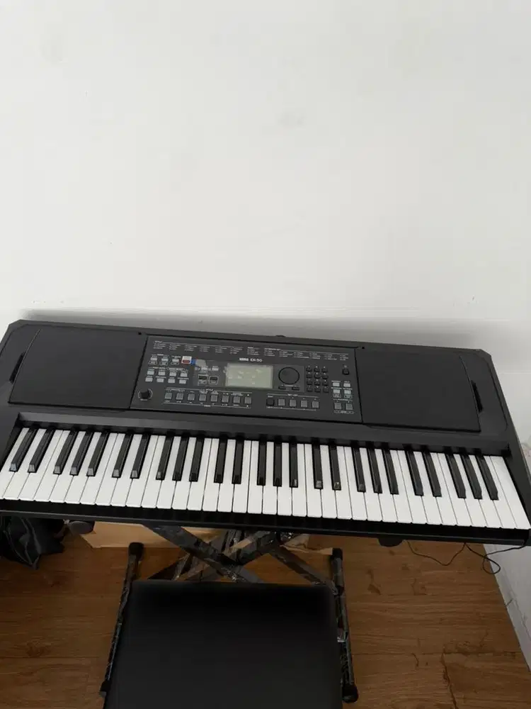 Keyboard korg EK-50
