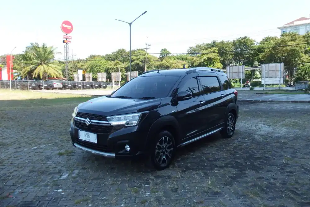xl 7 tipe Beta Automatic hitam 2022 odo 8 rb an DP 50 JT Siap Pakai