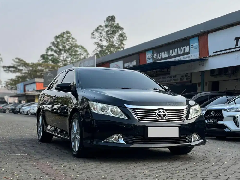 TOYOTA CAMRY V 2.5 AT MATIC 2012 HITAM