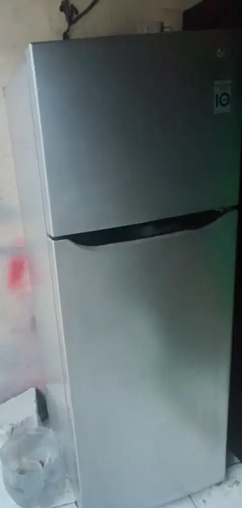 Di jual kulkas 2 pintu merk LG inverter Normal Dingin SIAP PAKAI