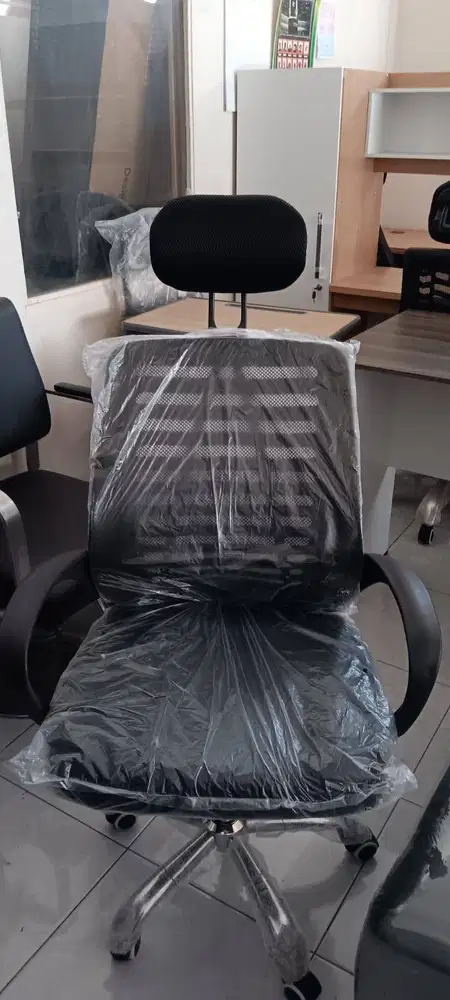 PROMO KURSI STAFF KANTOR JARING HYDROLIK DENGAN HEADREST SALE TERMURAH