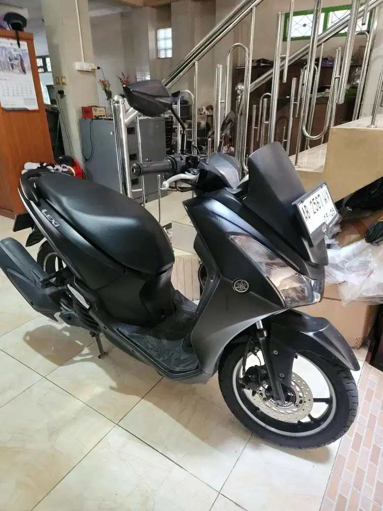 Lexi 125 f1 hitam doff 2019 Gbm