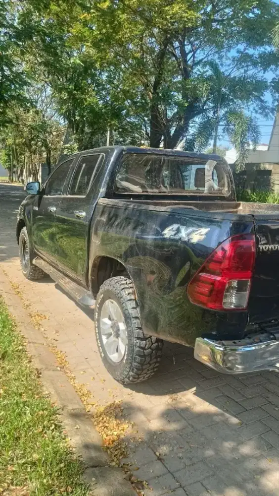 Jual mobil Hilux double cabin