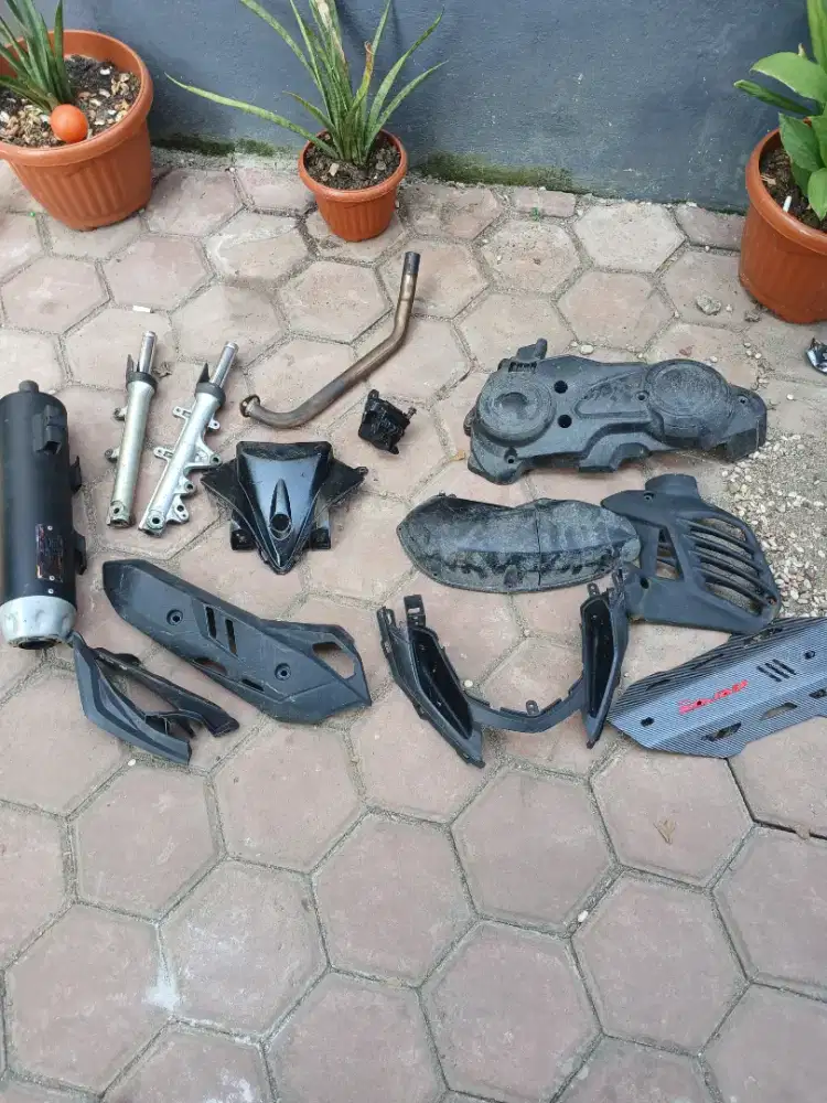 Sparepart aerox old knalpot shockbreaker tameng cvt kaliper dll