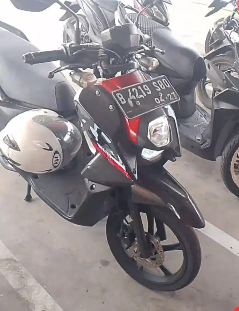 X-Ride 2022 Hitam merah