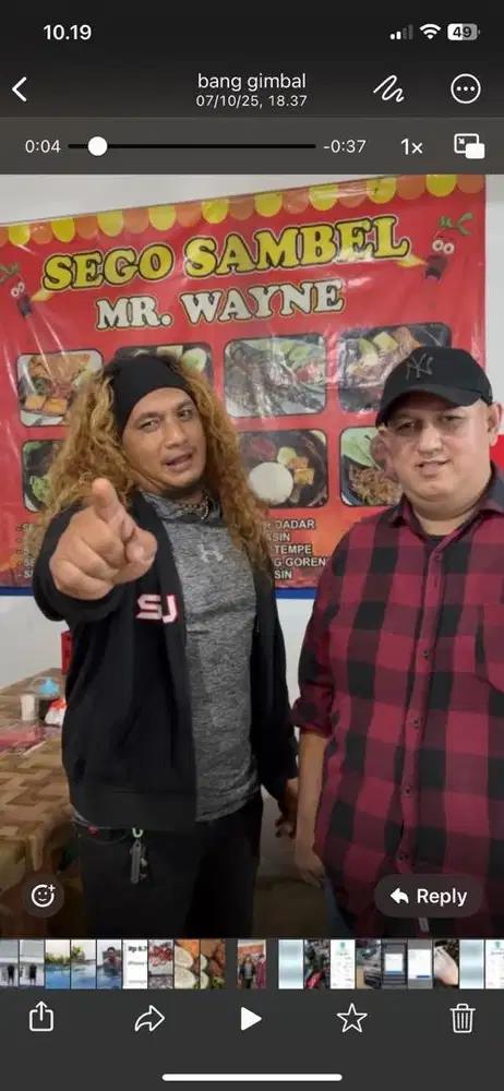 yang mau meneruskan usaha saya Sego sambel Mr wayne