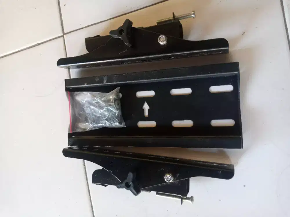 Breket tv 32 inch