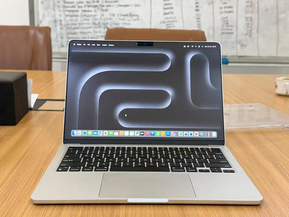 Macbook M3, 13.6