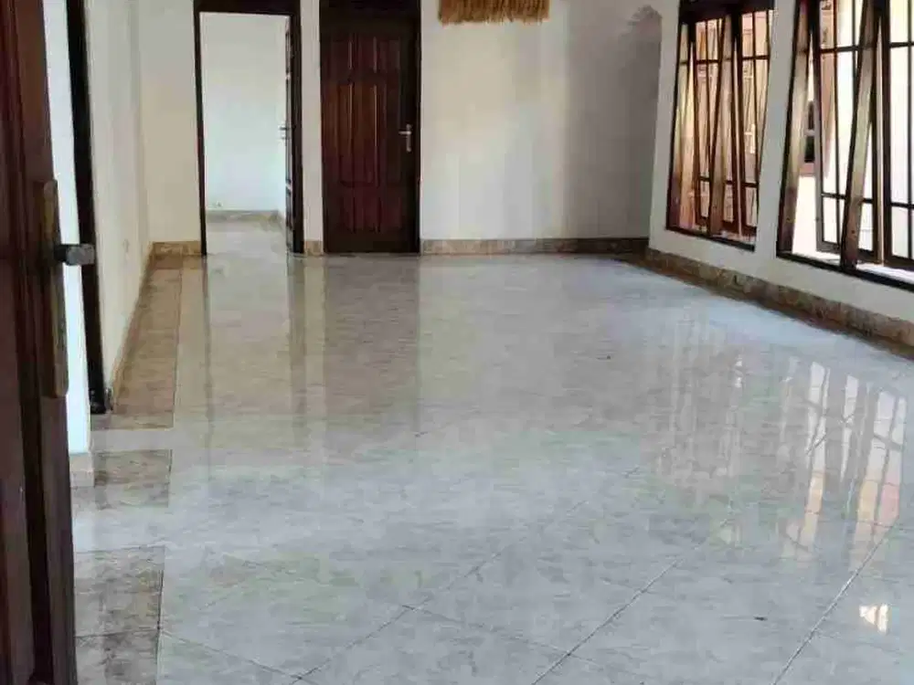 Disewakan Rumah 4 Kamar Tidur Jl Gurita Sesetan Denpasar Bali