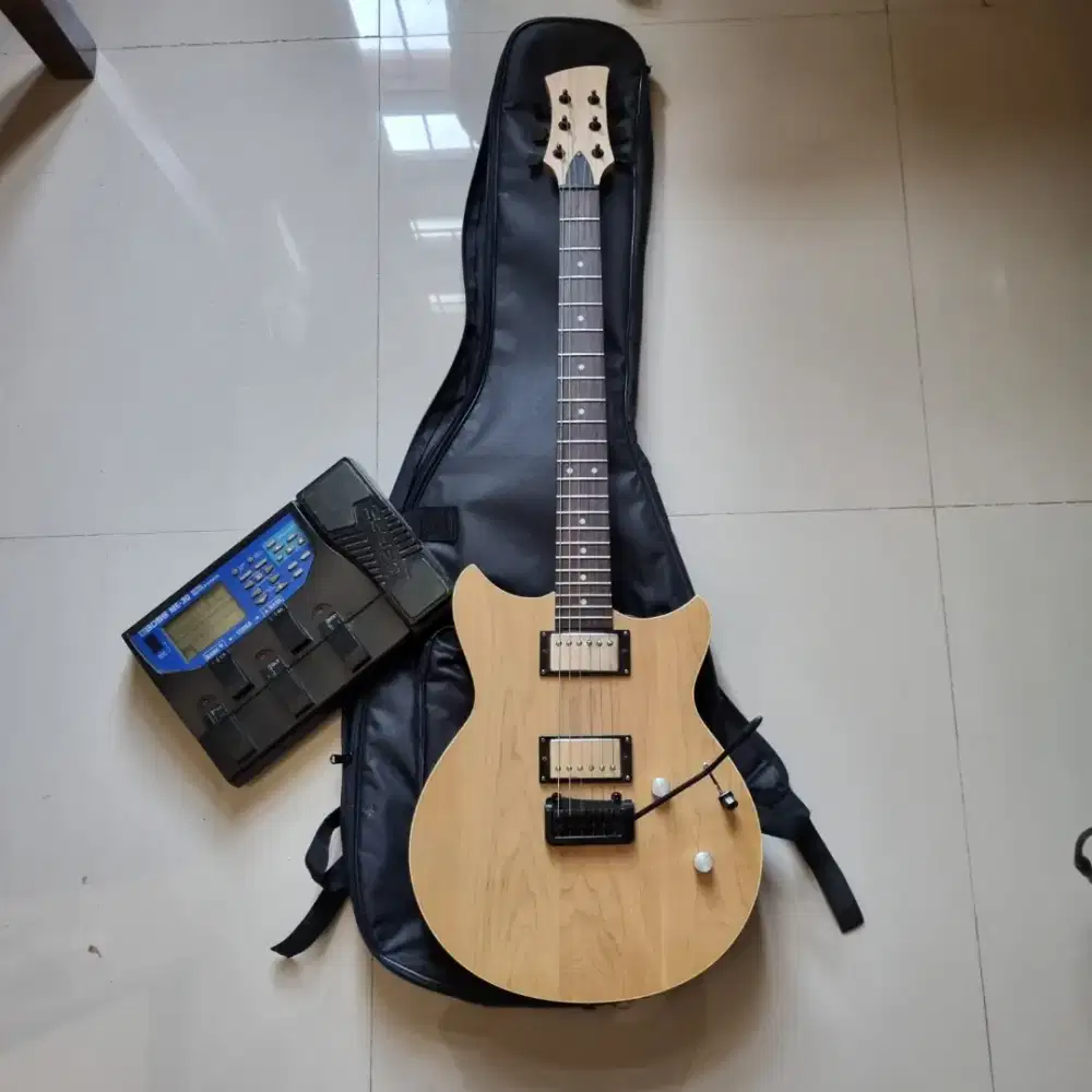 Guitar Electric dan Effect Boss ME3