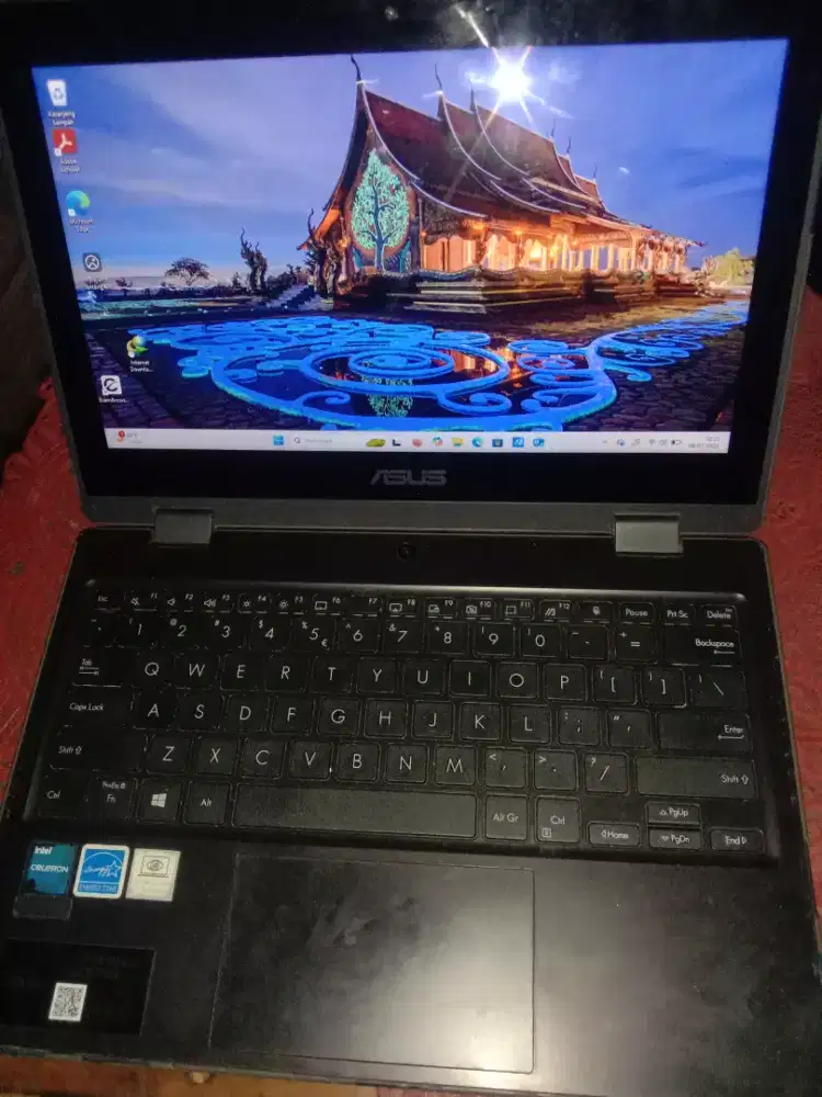 Notebook Asus br1100fka second touchscreen