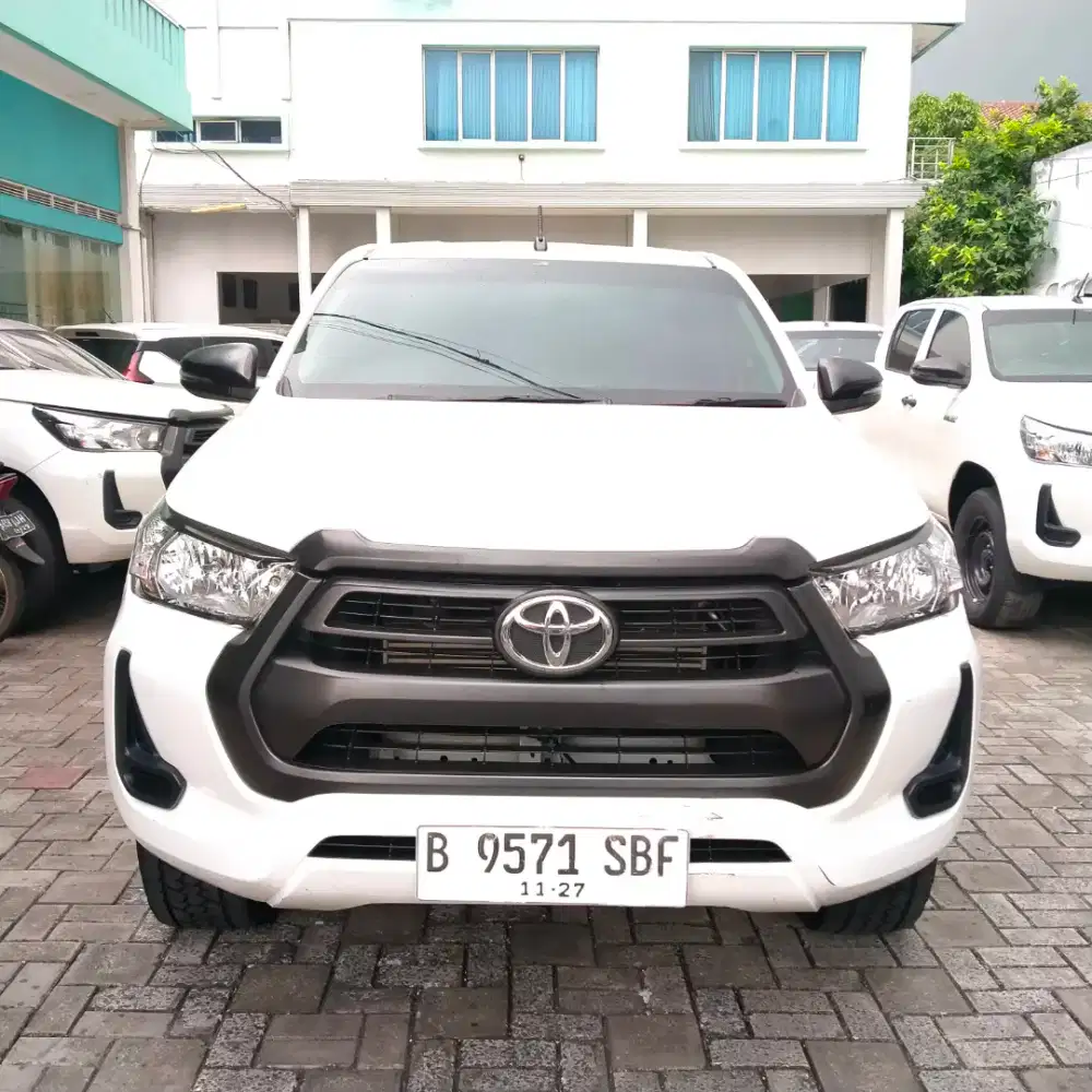 TOYOTA HILUX E DC 2.4 4X4 MT 2022