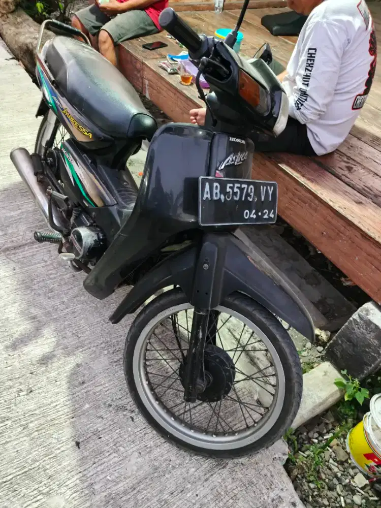 Astrea Impressa THN 1999 plat AB sleman