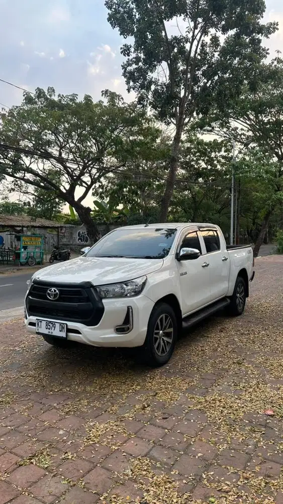 Toyota Hilux E 2023 Double Cabin 4x4