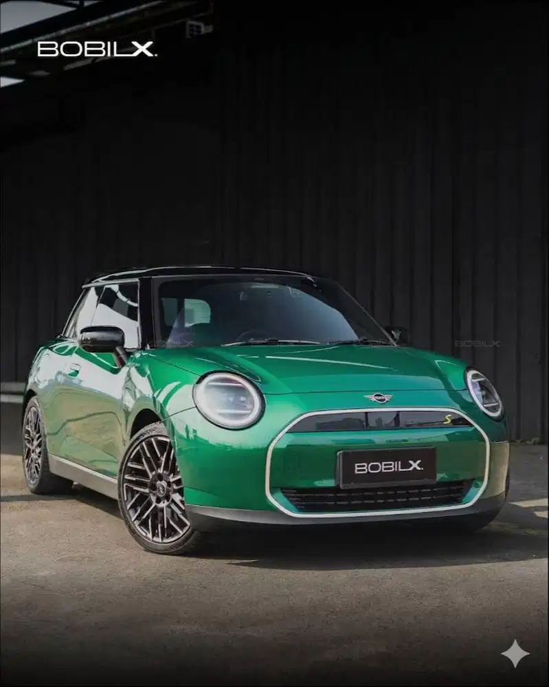 NIK 2024 MINI Cooper SE EV British Racing Green