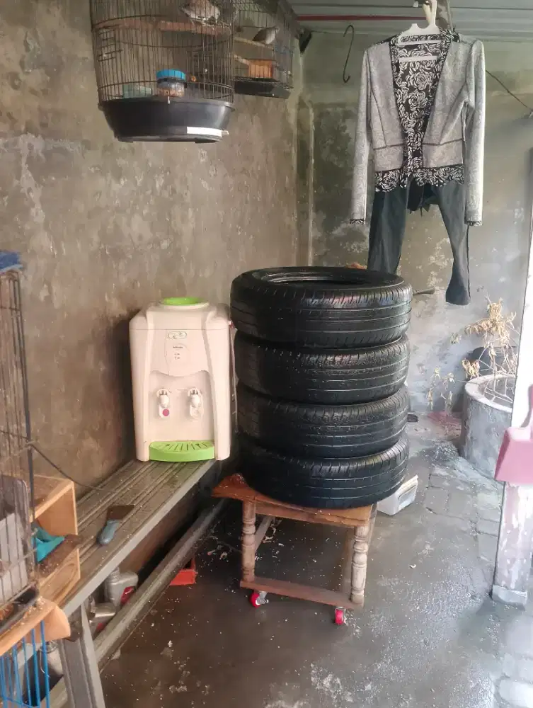 Ban bekas Avanza