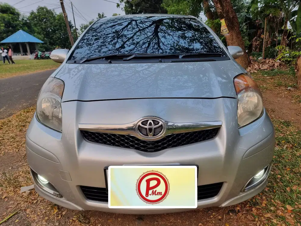 YARIS E MATIC 2011 BULAN 3 ANTIK KM110RB ORISINIL MULUS MOBIL SIMPANAN