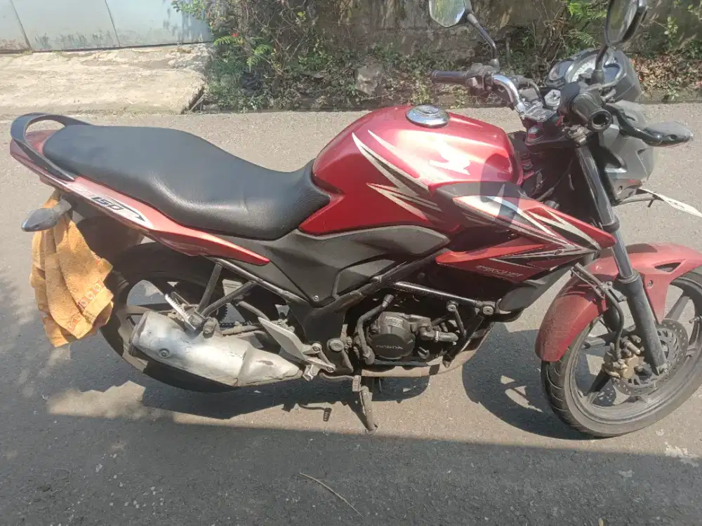 CB150R streetfire second