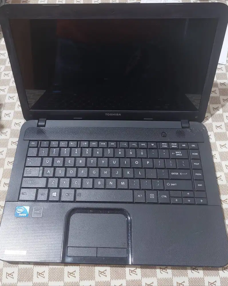 laptop thosiba satellite C800
