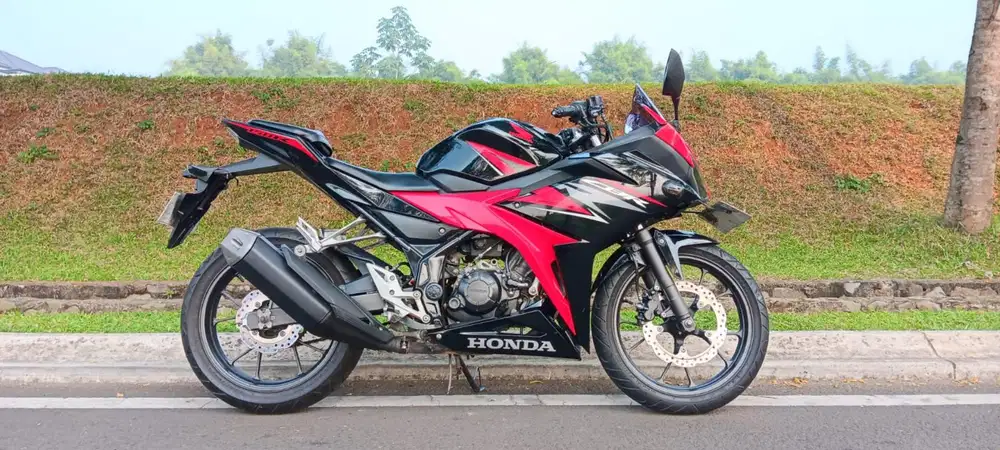 Honda CBR150R facelift Low KM 2019