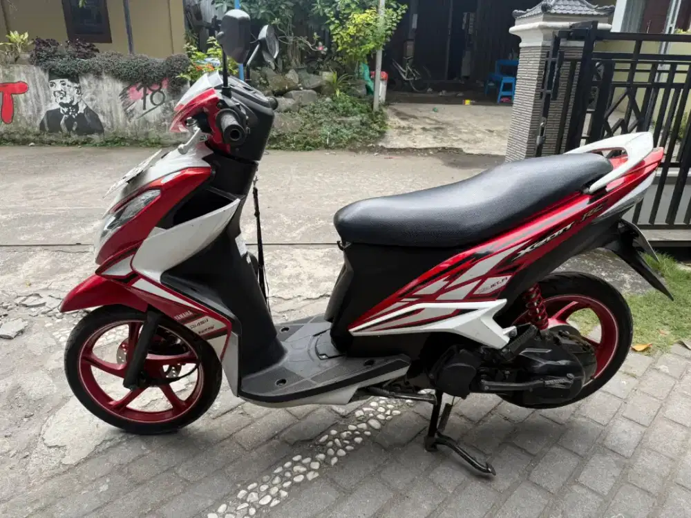 Yamaha Xeon RC injeksi THN 2013 plat AB  sleman