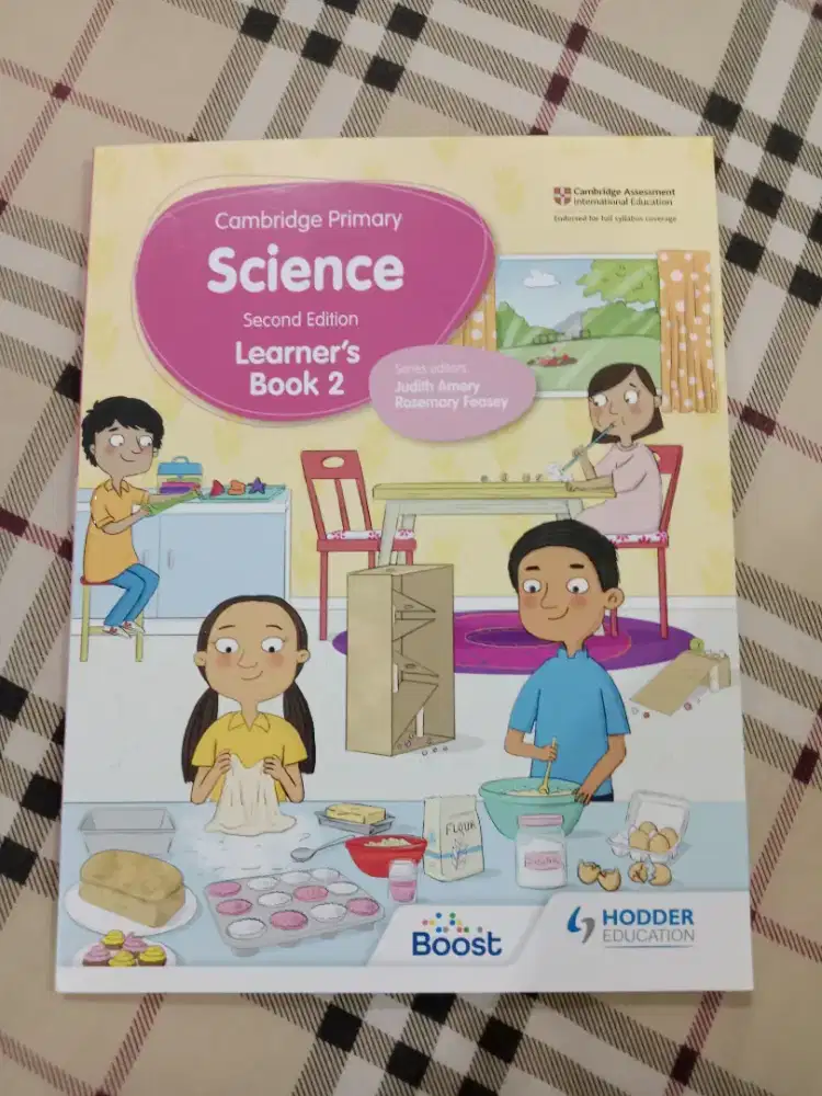 Buku Cambridge Science Kelas 2 SD Baru Gress