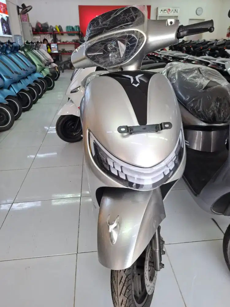 MOTOR LISTRIK T85 UWINFLY BATERAI LIDHIUM GARANSI RESMI