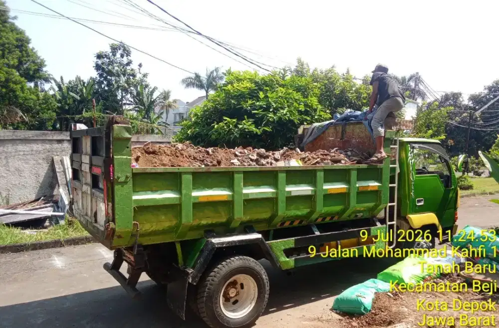 Jasa buang puing dan angkutan sampah