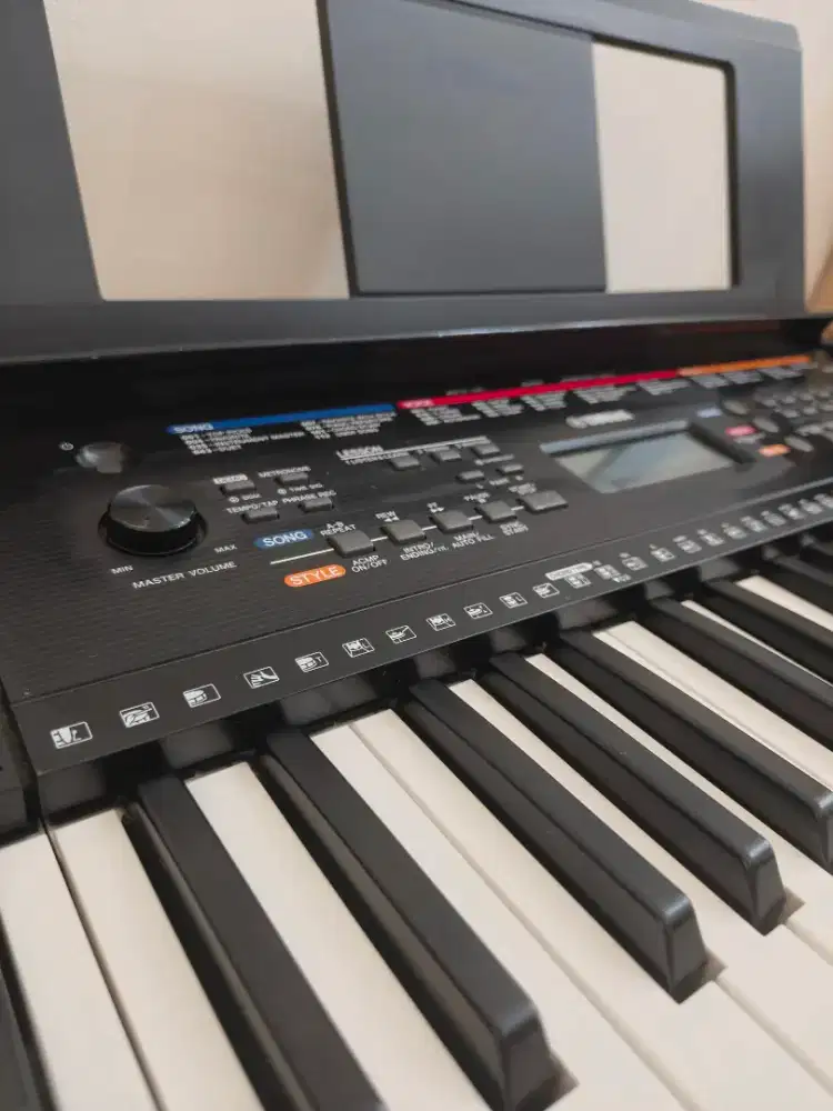 Keyboard Yamaha PSR-E263 Seperti Baru