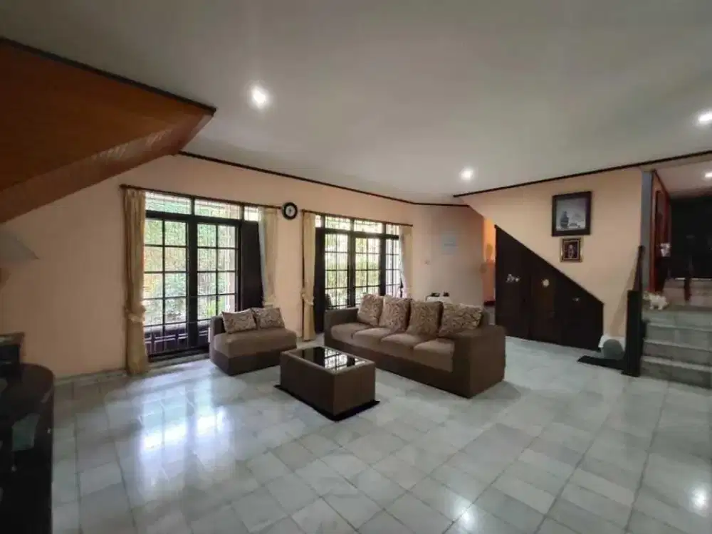 Dijual Rumah Bagus 2 Lantai Lokasi Strategis Di Cinere Depok