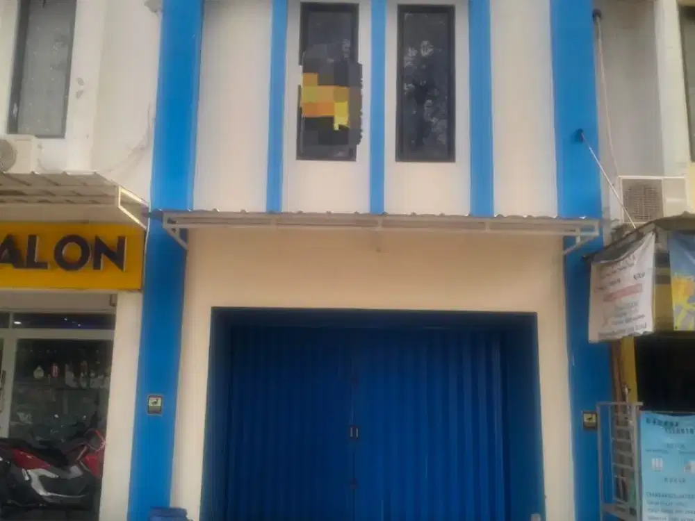 Disewakan Ruko 2 Lantai Selesai Renovasi di Taman Royal 3, Tangerang