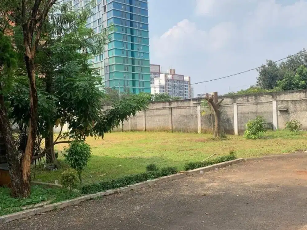 Dijual tanah siap bangun bentuk kotak di Pejaten Barat Jakarta Selatan