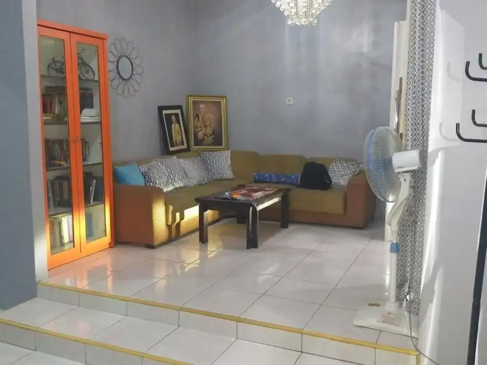 Dijual rumah 2 Lantai Bagus Sekali di Jagakarsa Jakarta Selatan