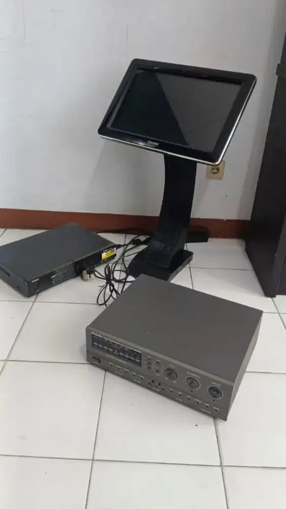 Paket karaoke geisler ok 7000 + ampli 3g audio + subwoofer