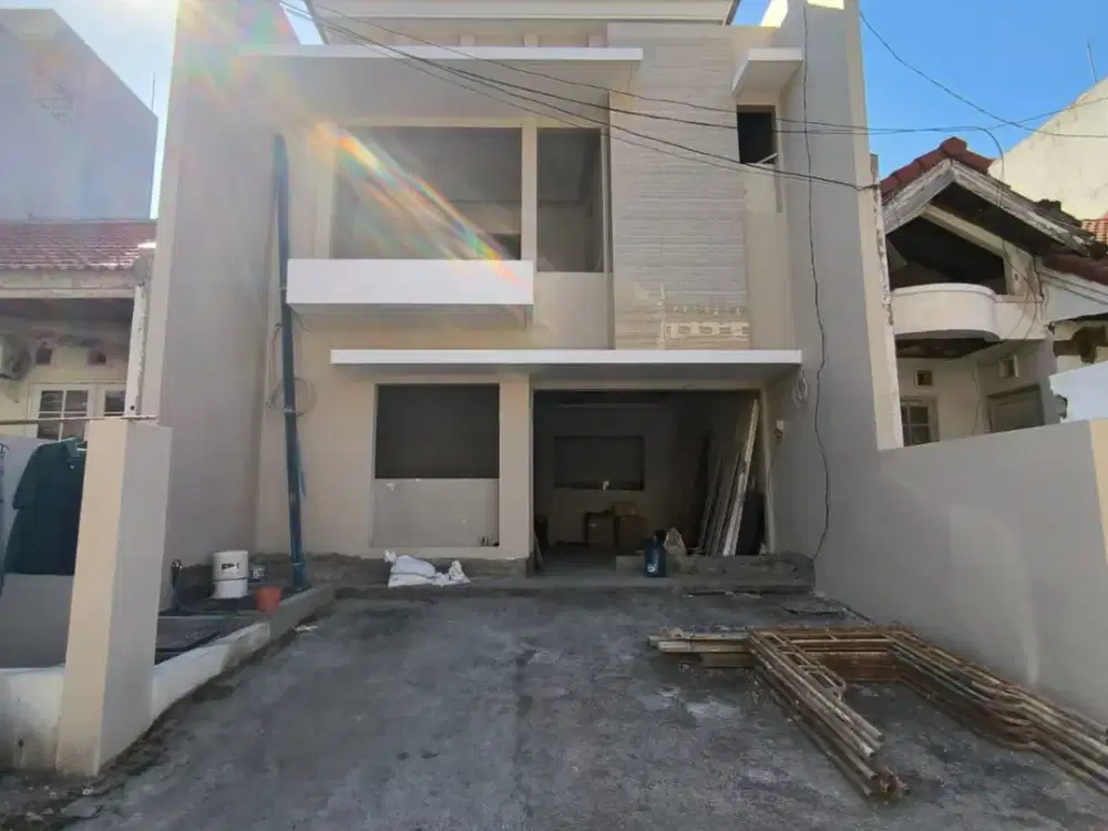 Rumah 2 Lantai Bagus SHM di Pakuwon City Griya Asri Siap Huni