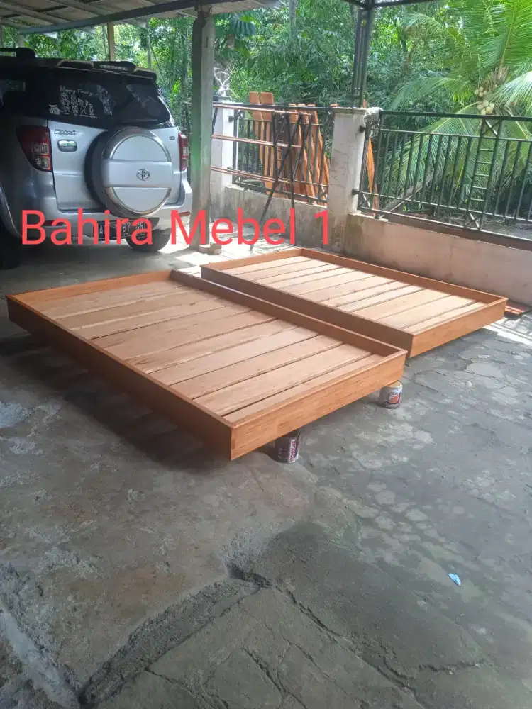 Tempat tidur minimalis