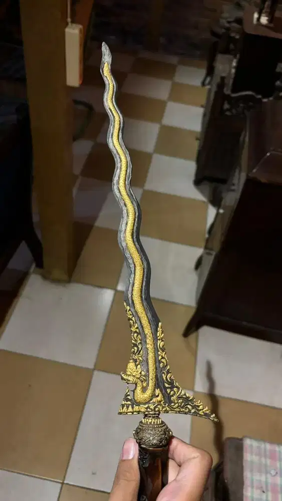 Keris Kuno Nogo Sosro (Naga Sasra) Kinatah Emas
