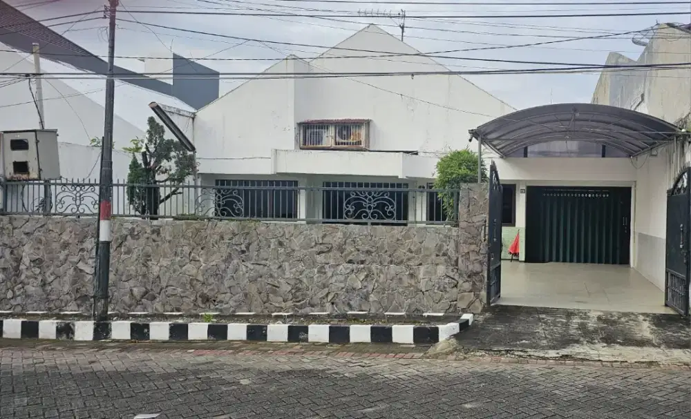Dijual Rumah Strategis di Jalan Kupang Indah, Lokasi Surabaya Barat!