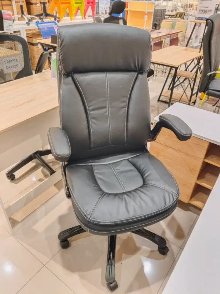 kursi kantor CLEO
