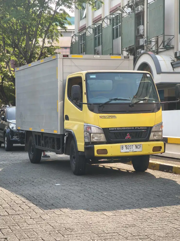 Mitsubishi colt disel Fe 71 box long range 3900 manual 2017
