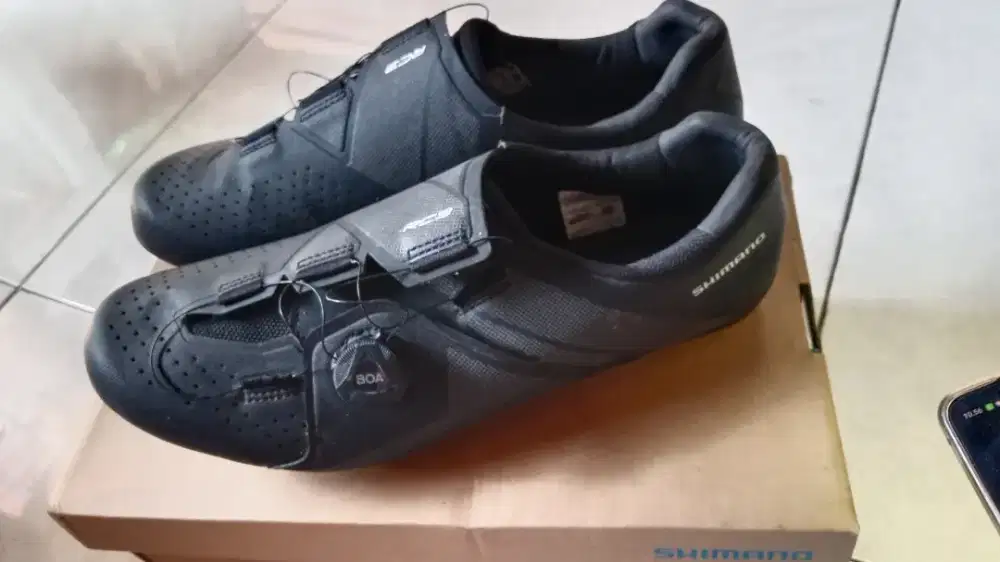 SEPATU CLEAT ROADBIKE SHIMANO RC3 (SH-RC300) UK 46