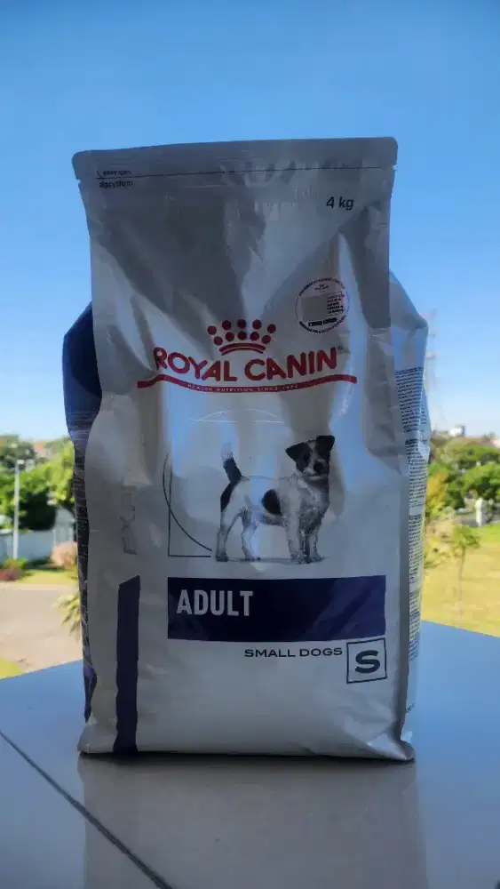 Royal canin adult small dogs