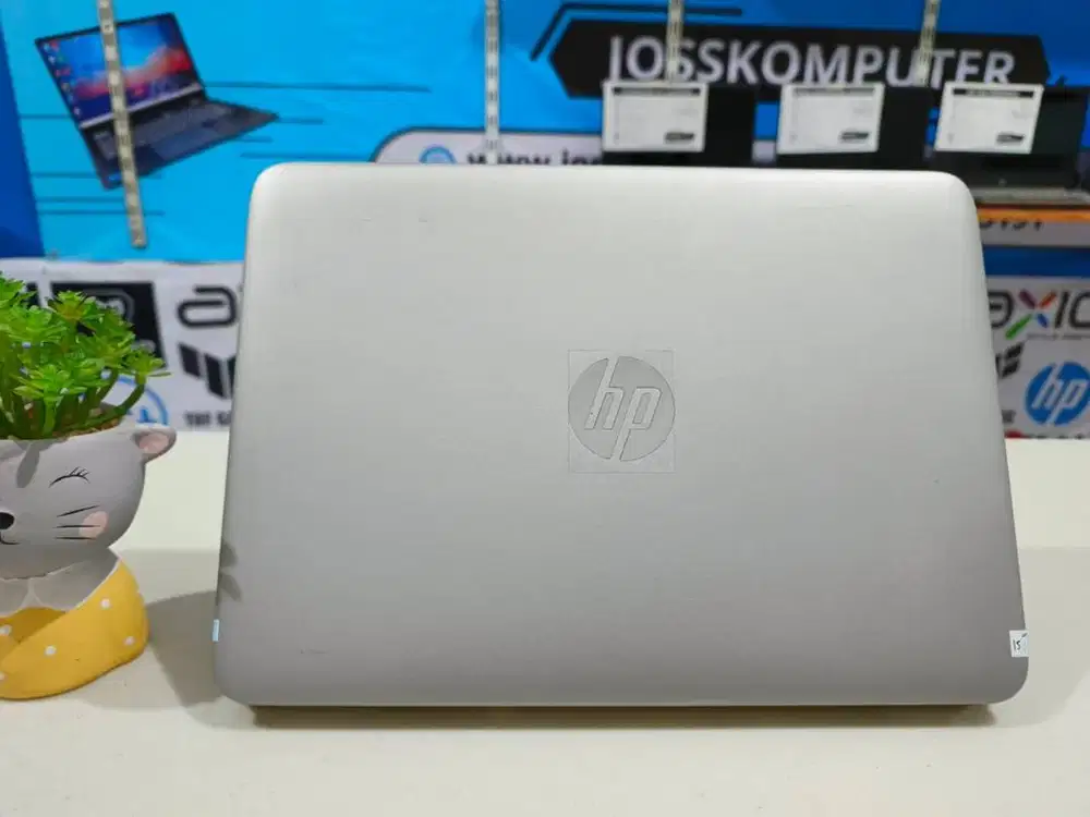 HP ELITEBOOK 820 G3 // CORE i7 // RAM8 // SSD 256GB