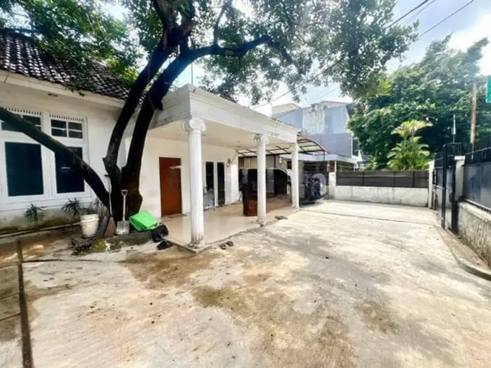 Disewakan rumah lama rapi bagus dekat  kawasan perkantoran strategis di menteng jakarta pusat
