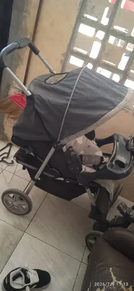 Stroller merek graco