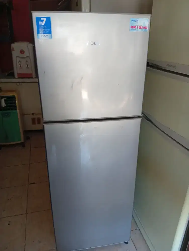 Kulkas 2 pintu bekas Mer Agua kea atas bw normal