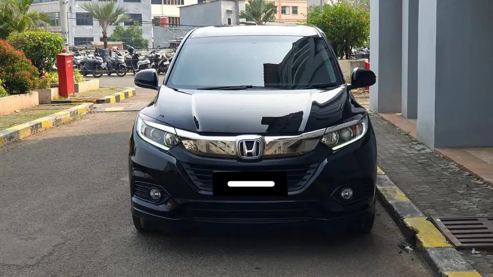 Km 30rb honda hrv e cvt matic 2021 hitam pajak panjang